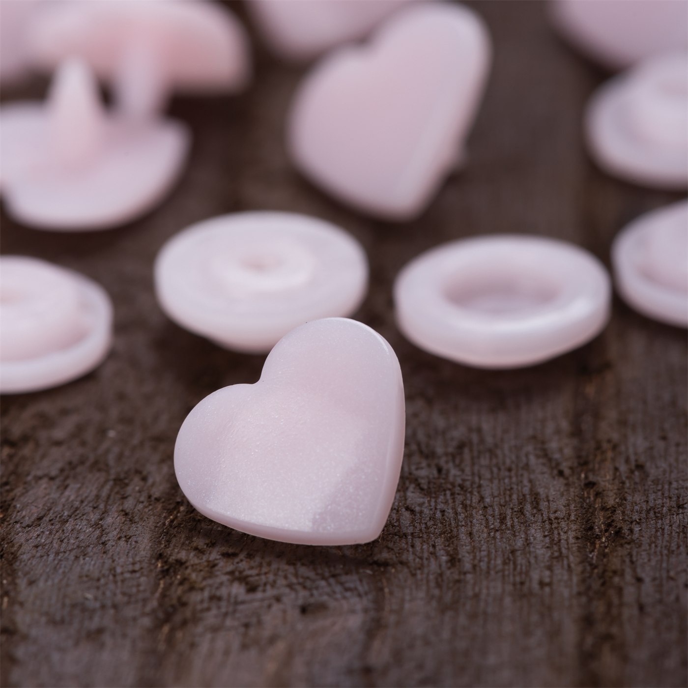 Snap buttons